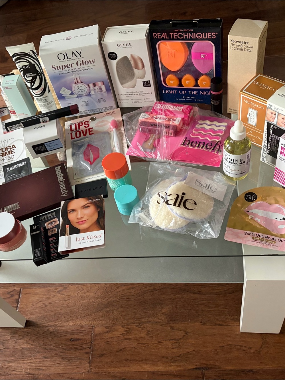 HUDA BEAUTY Makeup Setting Powder & Spray Assorted Neutrals and Pink